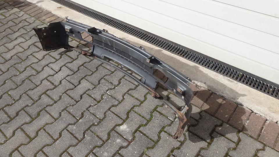 f. Bastler : Frontblech aus 1989er BMW 3er 325 i Limousine (E 30) in Wölfersheim