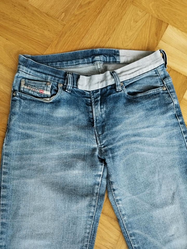 Diesel Jeans Damen, Gr. 28 in Neuss