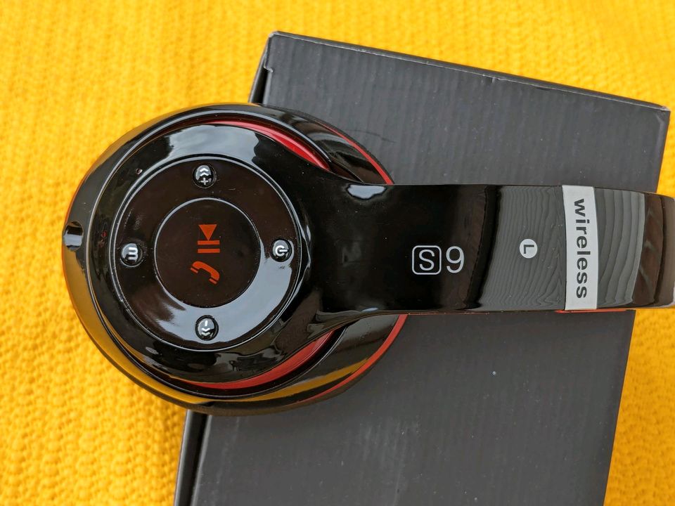 Kopfhörer Wireless FM Radio MP3 Bluetooth 5 in Übach-Palenberg