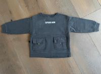 Sweatshirt grau ZARA Gr 98 aufgesetzte Taschen Schleswig-Holstein - Bargteheide Vorschau