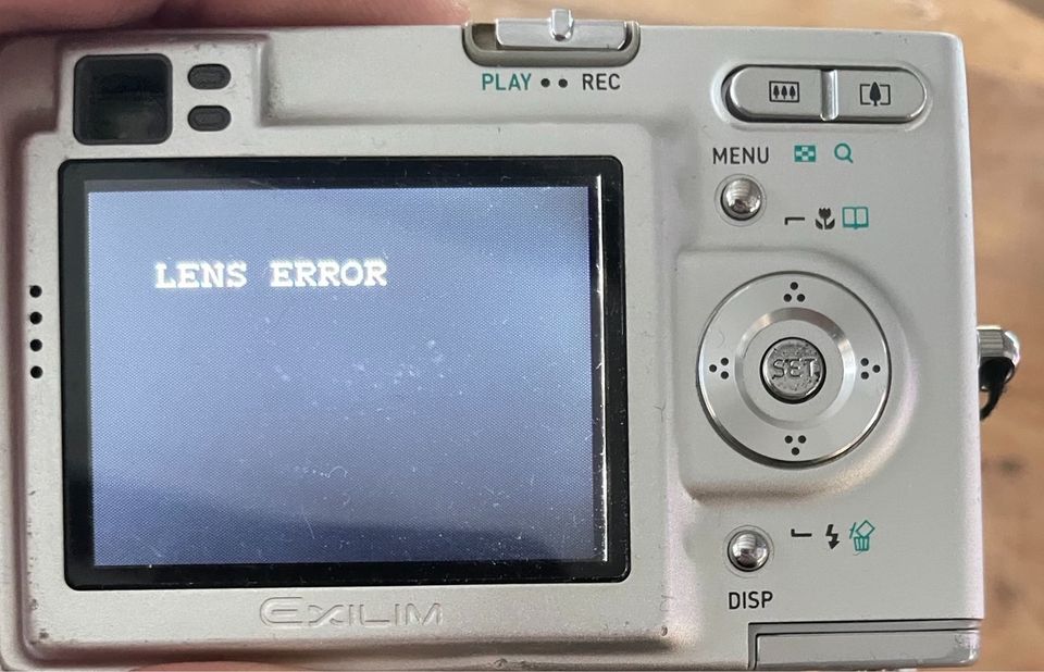 Casio Exilim EX-Z4, 3x Akkus, „Lens error“ in Niedernhausen