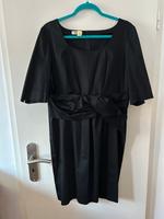Moschino Cocktailkleid, schwarz, kurzärmelig Frankfurt am Main - Nieder-Eschbach Vorschau