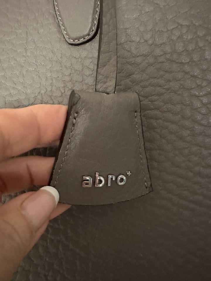 Bogner abro Ledertaschen Hobobag Neu in Essen