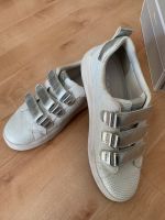 Damen Tamaris Sneaker Freizeit Schuhe Gr 39 weiß Silber top Nordrhein-Westfalen - Mönchengladbach Vorschau