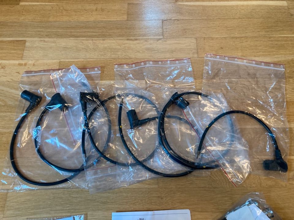Mercedes Benz W 107 Zündkabel Zyl.1 - 6 + Gewindehülsen + Stecker 