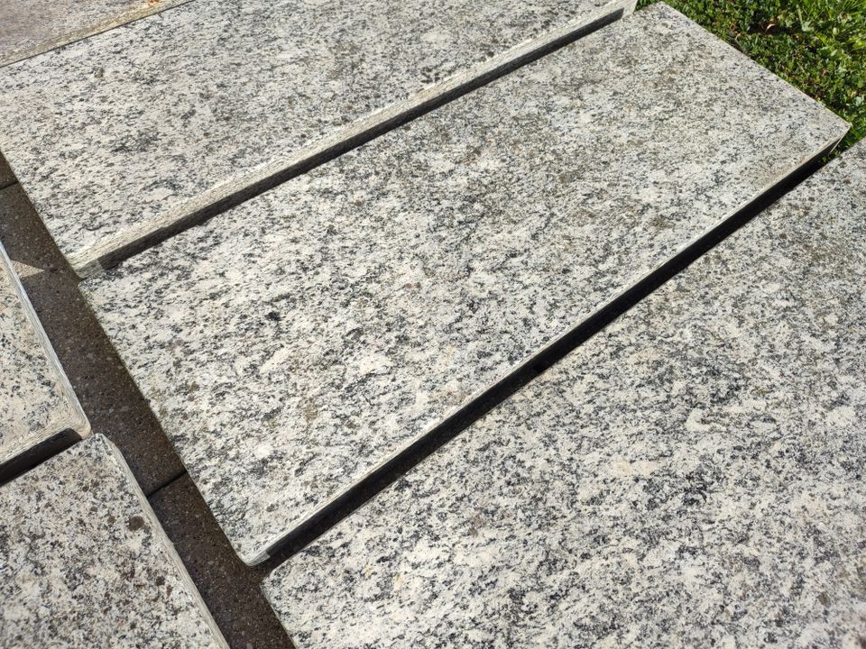 7 Stück Granitplatten 80x30x4 cm grau in Lindau