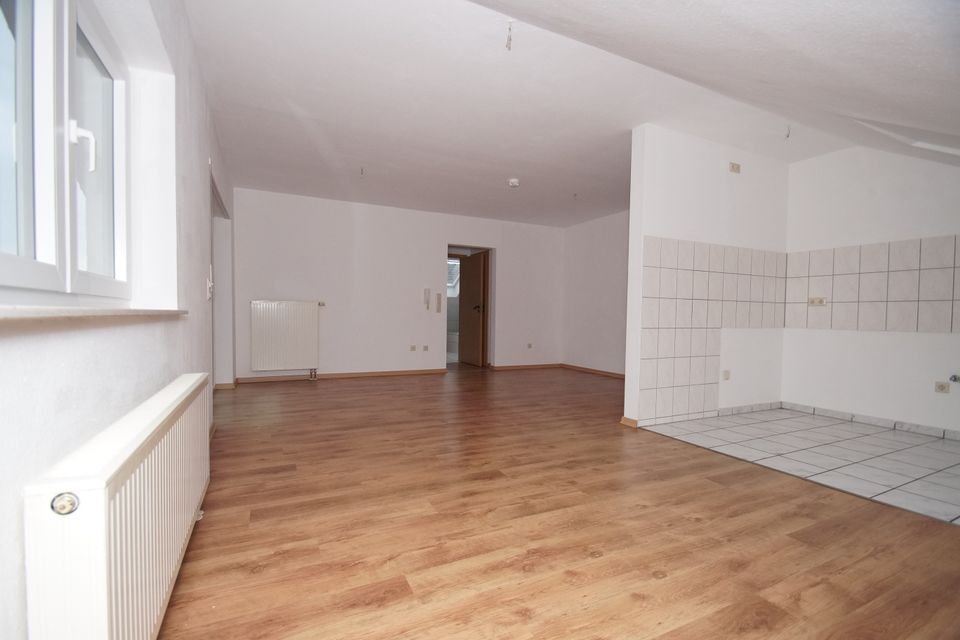 "Schicke Dachgeschosswohnung in Ortsranlage von Montabaur-Horressen" in Montabaur