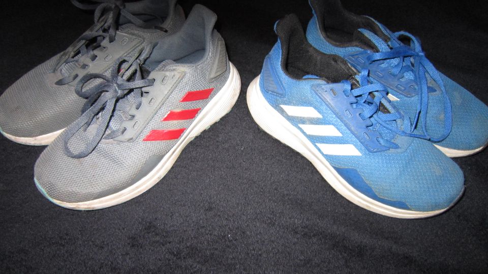 Zwillinge Adidas Turnschuhe Sneaker Schuhe blau grau Gr. 33 in Neumünster