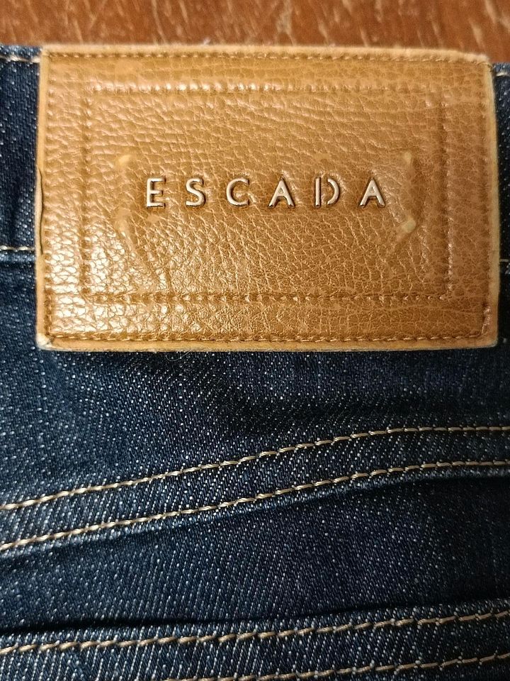 Escada Jeans Gr. 38/40 Dunkelblau in München