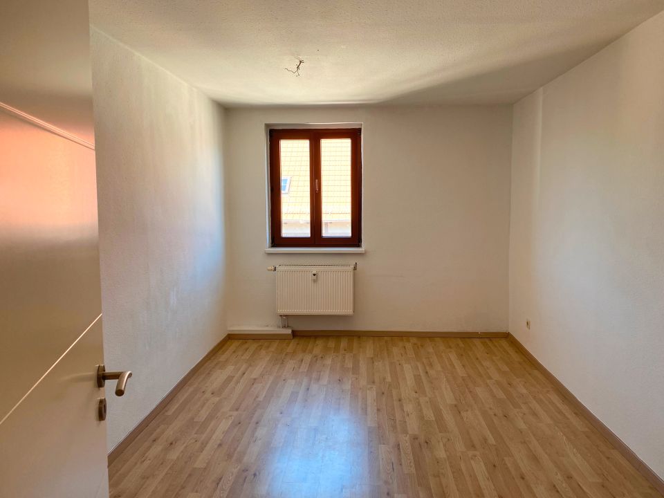 Ihr persönliches Refugium: 3-Zimmer-Wohnung mit Balkon und Einbauküche in Leipzig-Kleinzschocher in Leipzig