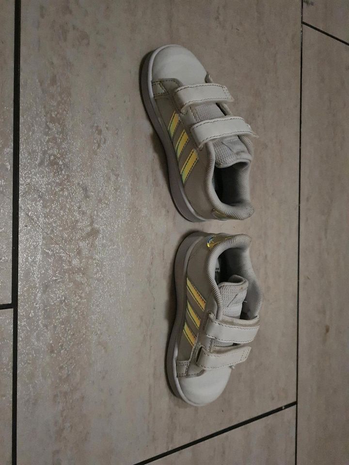 Kinder Schuhe Adidas Nike grösse 22 inkl.Versand in Duisburg