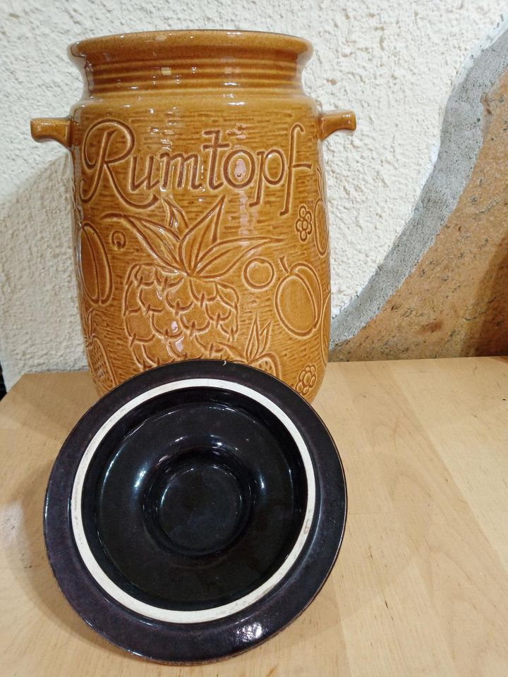 Rumtopf/Steingut in Daun