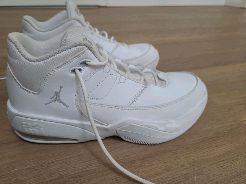 Sneaker Jordan 3 Turnschuhe top Zustand in Hamburg