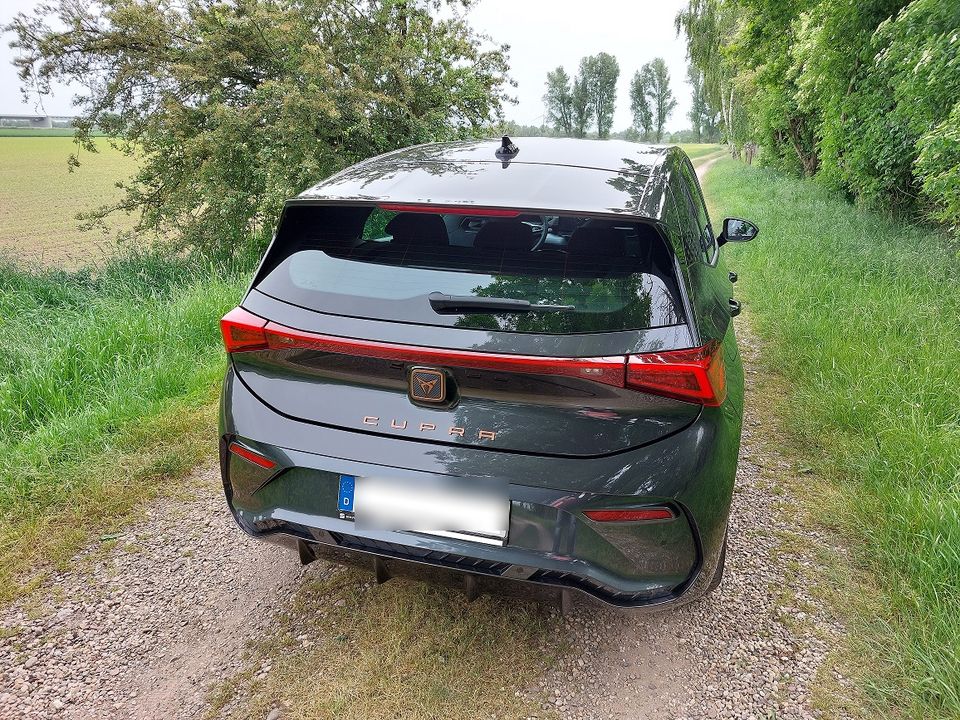 Cupra Born, 58 kWh, 150 kW, Quasar Grey, EZ 11/2022, 22.000 km in Isselburg