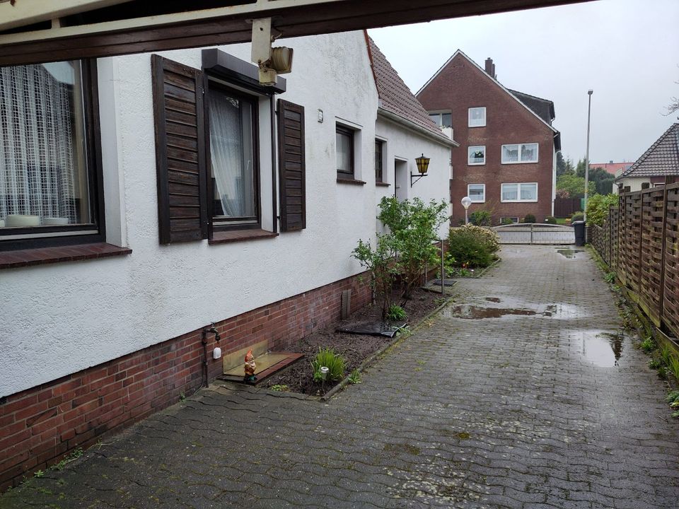 Freistehendes Zweifamilienhaus in Delmenhorst Mitte-Ost in Delmenhorst
