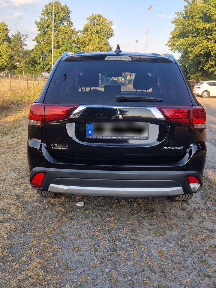 Mitsubishi Outlander 2.0 MIVEC Edition 100 ClearTec 2WD... in Bruchsal