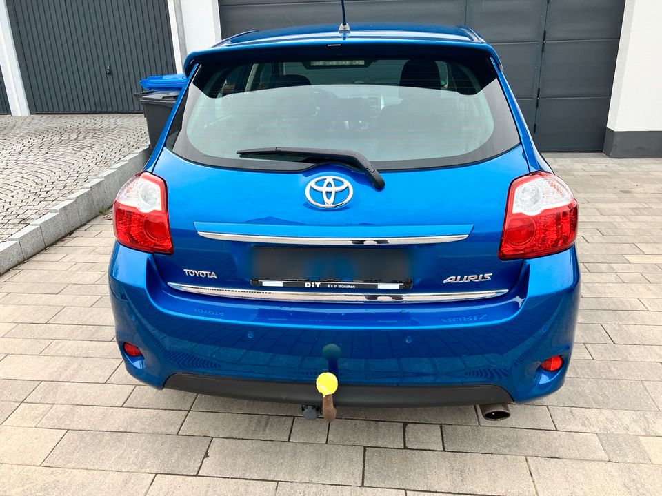 Toyota Auris 1,6 VVT-i in Siegenburg