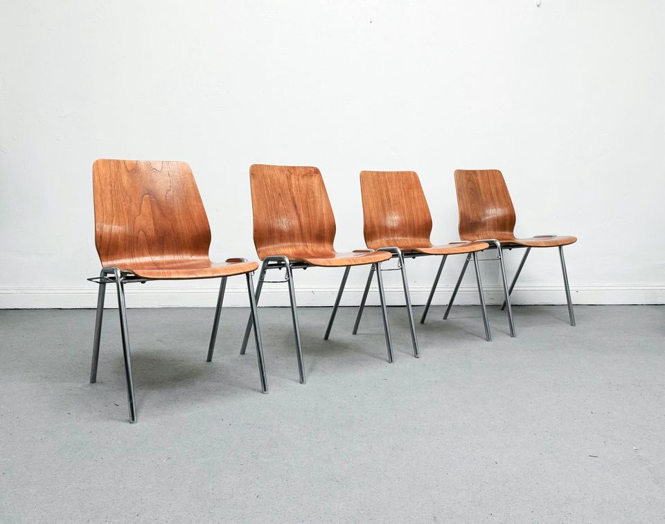 4+ von 40 Dänische Teak Vintage Stapel Stühle Chairs Chrom in Berlin