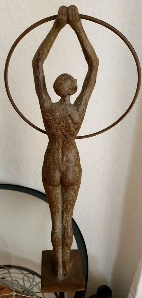 ✨Art Deco FrauenSkulptur gestreckte Frau mit Reif, Bronzeoptik✨ in Wolfenbüttel