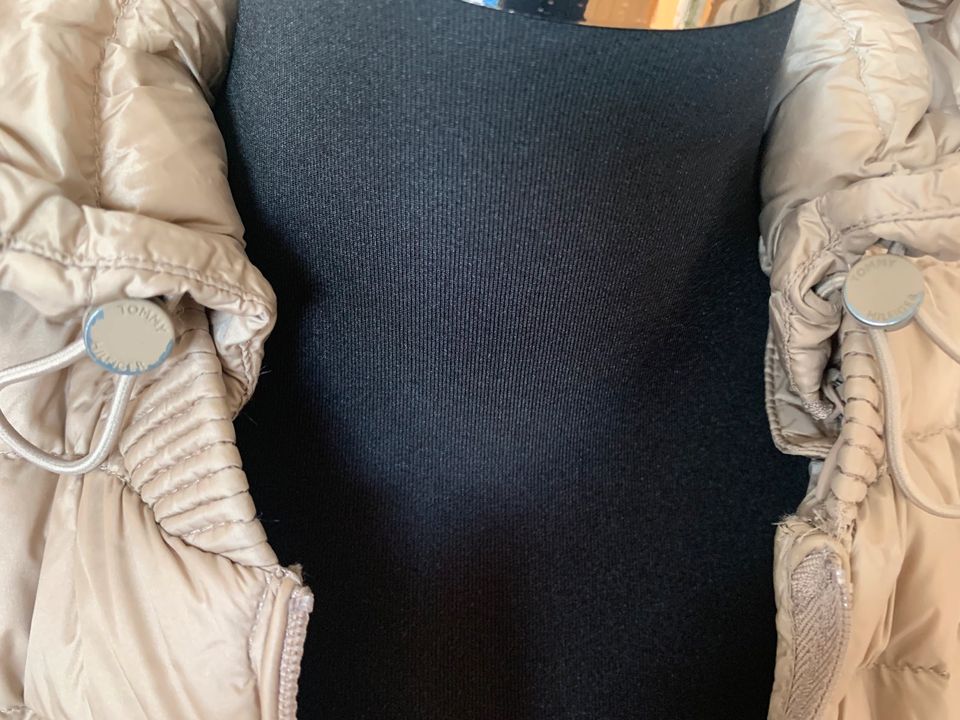 Hilfiger Steppjacke Farbe Beige Größe M in Esens