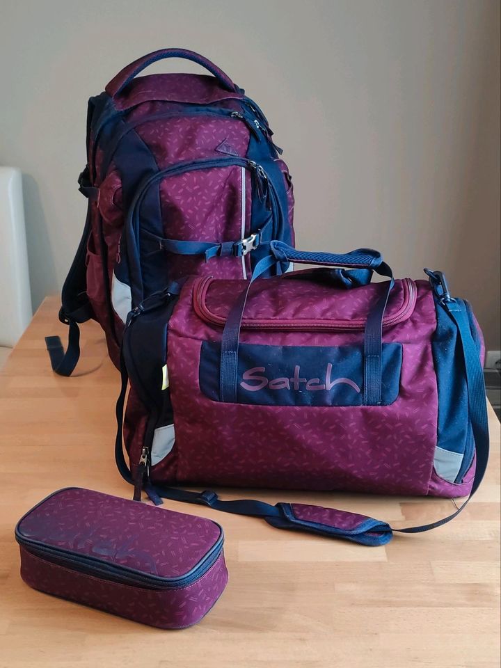 Satch Schulrucksack, Sporttasche, Federmappe "Blazing Purple" in Seitenroda