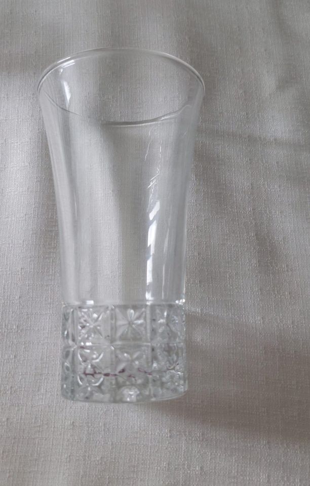 Glas-Set mit Karaffe und Gläsern aus hochwertigem Bleikristall in Duisburg