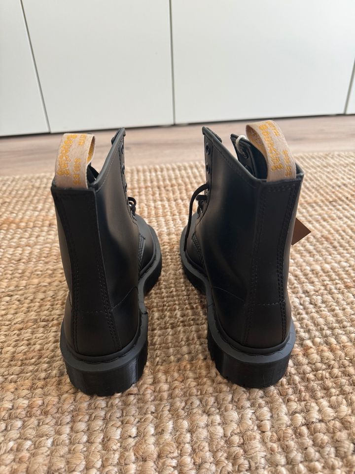 Dr. Martens - Vegan 1460 Bex Mono (Größe 38) in Bremen