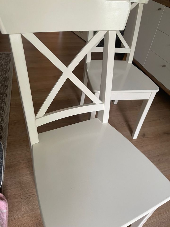 Stühle und Tisch von Ikea in Würzburg