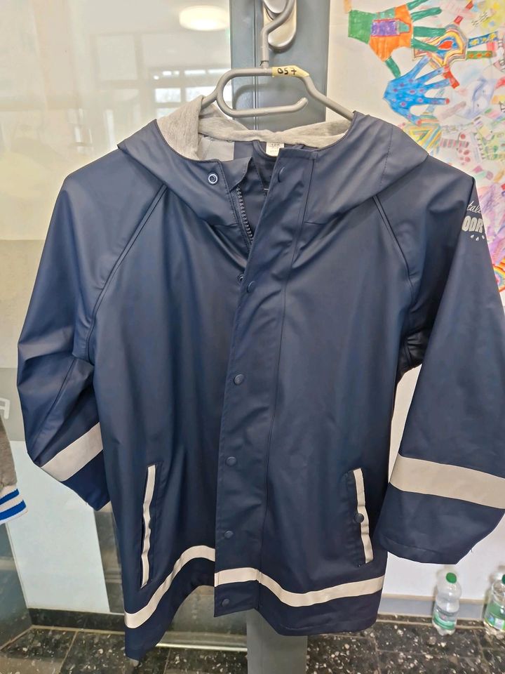 Schöne Regenjacke von Sterntaler gr 128 in Rheurdt