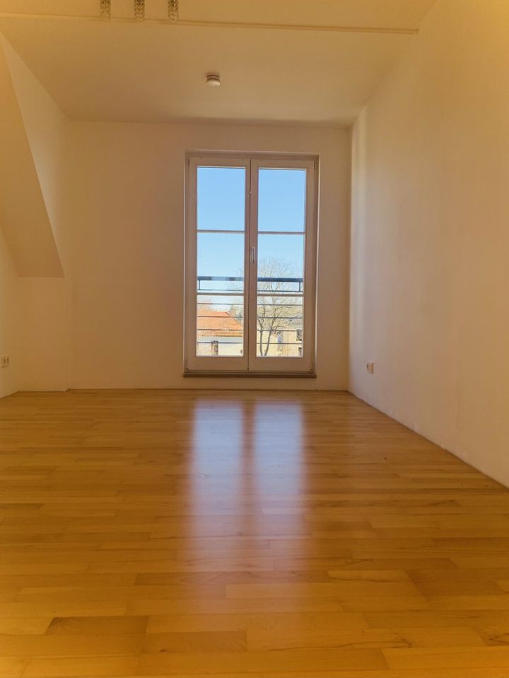 Einzigartige und wunderschöne Dachgeschoß/Galerie/Maisonette - Wohnung in Berlin