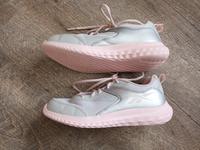 Reebok Turn Schuhe Sneakers Größe 37 sehr gut erhalten Hessen - Gersfeld Vorschau