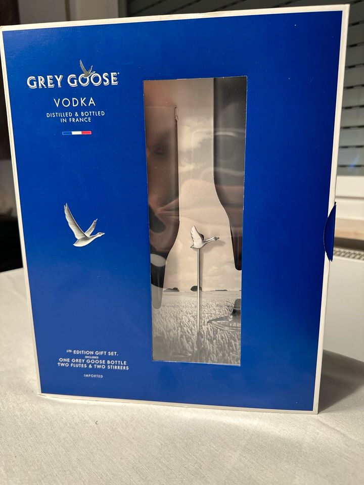 Grey Goose  Vodka 0,7 l in Geschenkpackung mit 2 Gläsern in Leinfelden-Echterdingen
