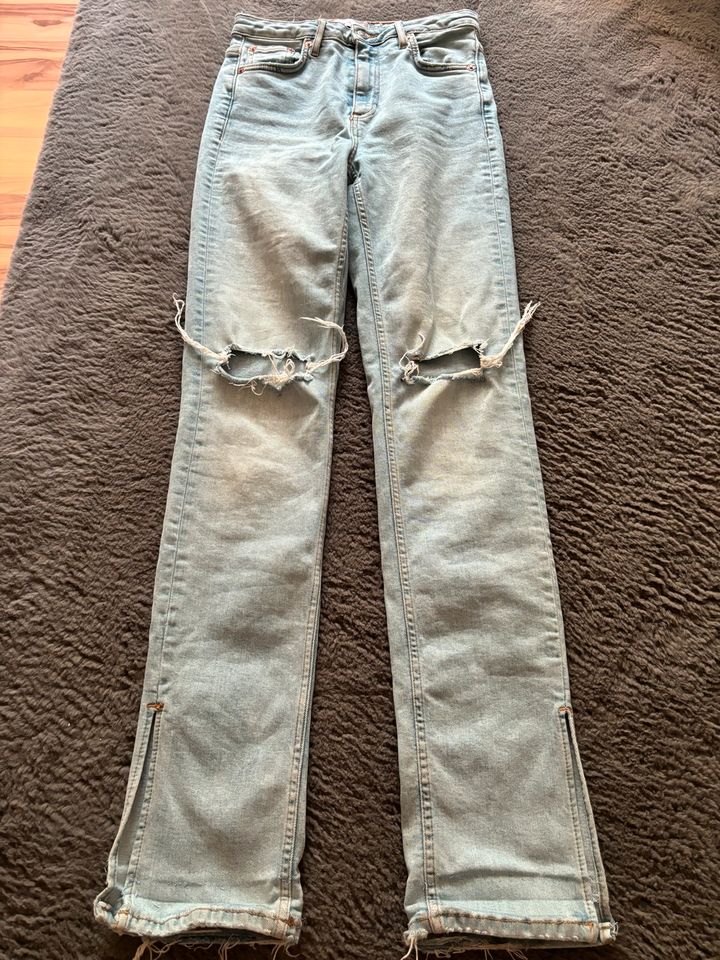 Jeans Zara gr.32,34,36 in Stuttgart