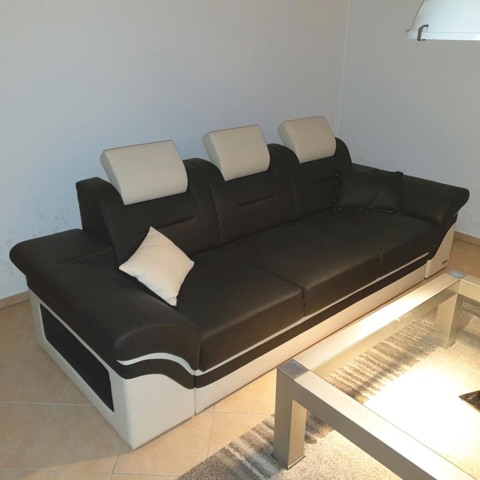 3 Sitzer Sofa- Dreams-Monza in Eching (Niederbay)