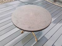 Kleiner runder Tisch mit 4 Stühlen mit Ratan bezogen aus Metall Sachsen - Wiednitz Vorschau