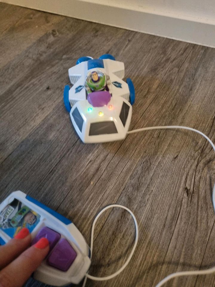 Toy Story Buzz Lightyear Raumschiff ferngesteuert Top Geschenk in Lambrechtshagen