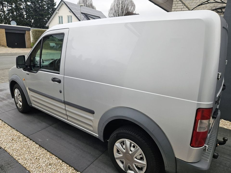 Ford Connect TRANSPORTER VERMIETUNG VERLEIH MIETEN in Borgentreich