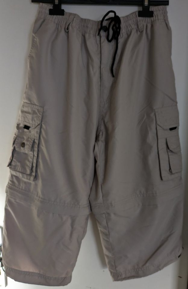 MAI Cargo Shorts, Gr.L, beige,  Rundumgummizug TOP Zustand in Mechernich