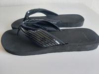 Esprit Flip Flops schwarz mit Pailletten Größe 40 Baden-Württemberg - Mainhardt Vorschau