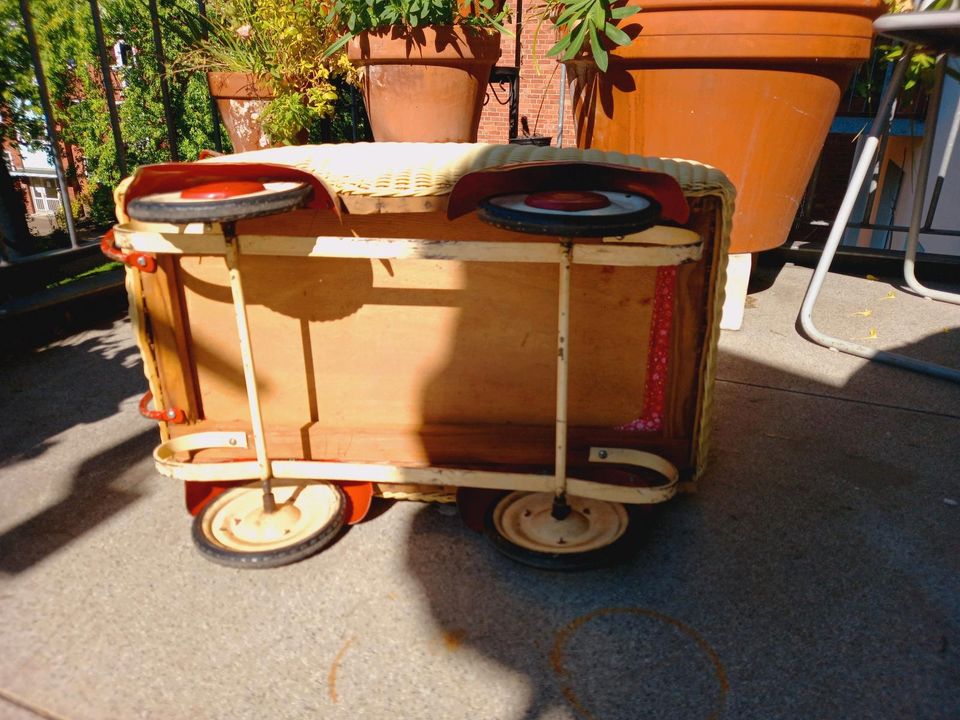 Vintage alter  Puppenwagen Deko shabby antik Weihnachten Balkon in Hamburg