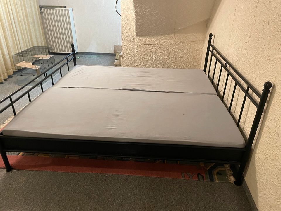 Schlafzimmerbett in Würzburg