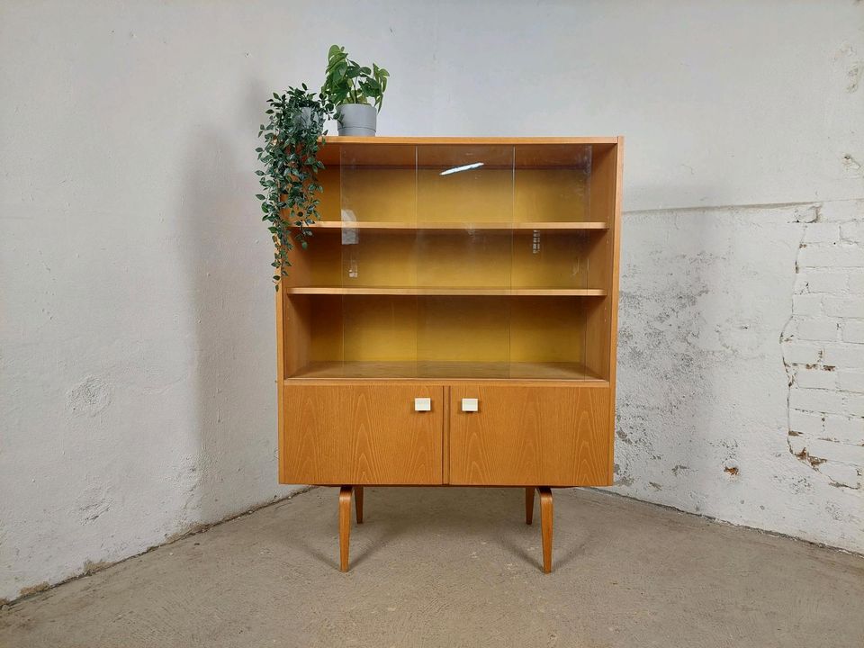 Vintage Hellerau 427 Highboard Schrank Vitrine 60er 70er DDR in Leipzig