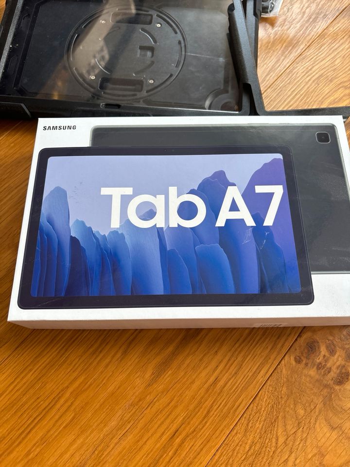 Samsung Tab A7 in Much