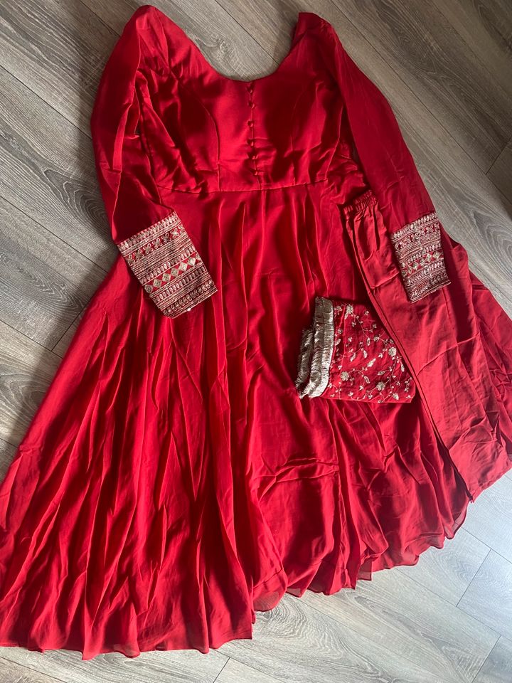 Anarkali Red in Kaarst