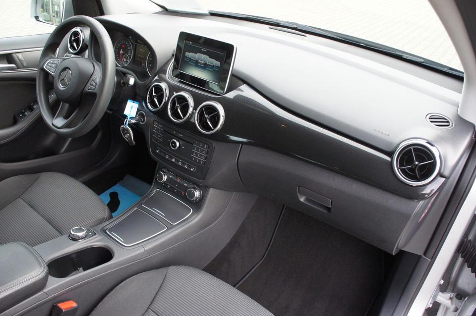 Mercedes-Benz B 180 7G-DCT Sports Tourer *LED*PDC*SHZ*KLIMA* in Dresden