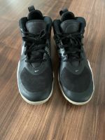 Nike Team Hustle Schuhe Gr. 38 Frankfurt am Main - Hausen i. Frankfurt a. Main Vorschau