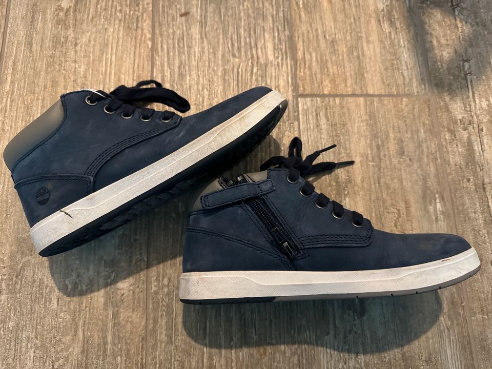 Timberland Lederschuh dunkelblau Sneaker high Gr. 34 in Borstel-Hohenraden