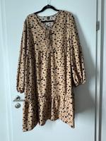 Leoparden Kleid Gr. 4XL - 48/50 Niedersachsen - Fredenbeck Vorschau