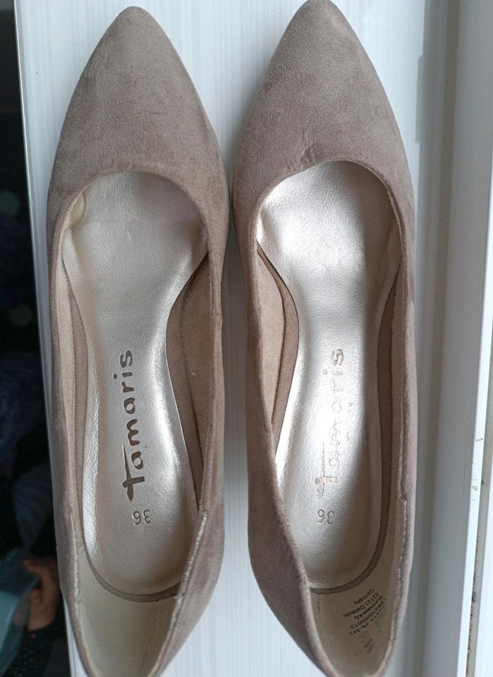 Beige Pumps von Tamaris in 36 in Oelde