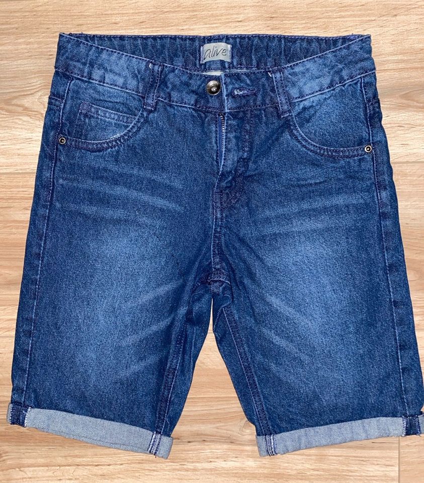 152 Jeans kurze Hose Short Shorts neu ungetragen in Schwalbach a. Taunus